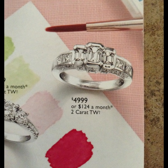 White Gold and Diamond Engagement Ring - Picture 4 of 4