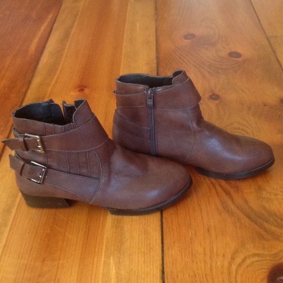 SOLD!!!!!!!! Brown Ankle Boots Size 8
