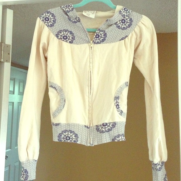 ❤SOLD❤Boho zip up hoodie