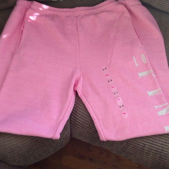🔴SOLD @Masonsmama10 🔴 VS Pink Size Small