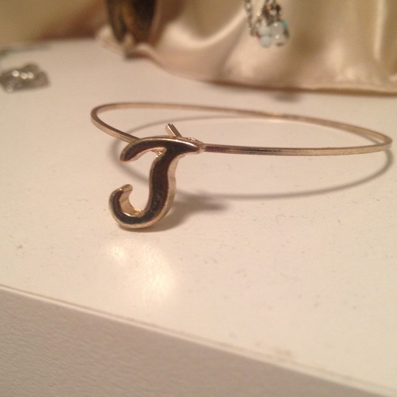 Initial bracelet J