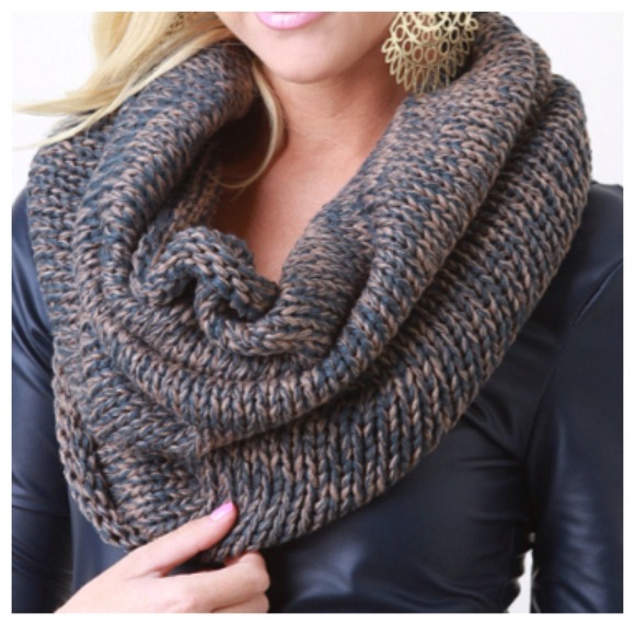 Accessories - Gorgeous Teal & Taupe Infinity Scarf