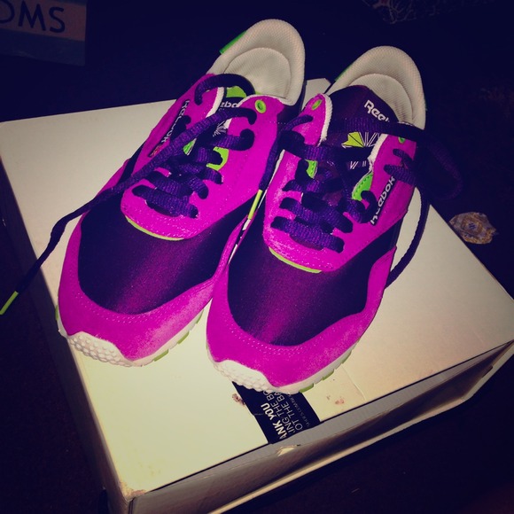 Reebok - Picture 1 of 3