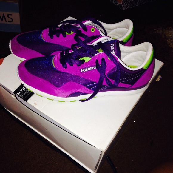 Reebok - Picture 2 of 3