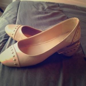 Nude flats
