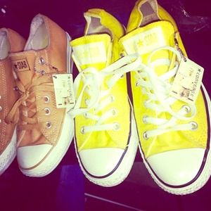 2/$60CONVERSE !!!!!   Brand new w/tag SZ7