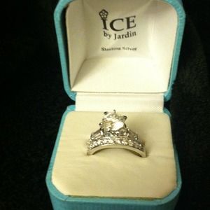 Cubic Zirconia Set. Ice by Jardin.