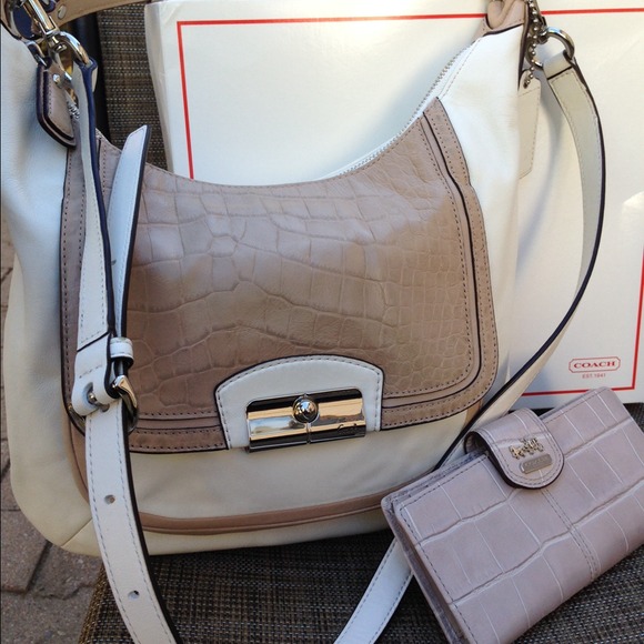 Sold💯 Authentic Coach Kristen Spectator/Wallet