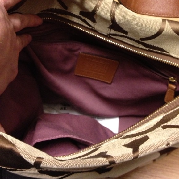 Coach handbag 💯 Authentic - Picture 2 of 4