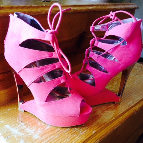 Sexy lace up heels!! - Picture 3 of 3