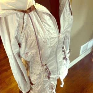 L.a.M.b by Gwen Stefani WindBreaker!