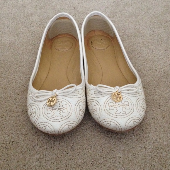 Tory Burch Shoes - Tory Burch Chelsea stitched logo ballet flats
