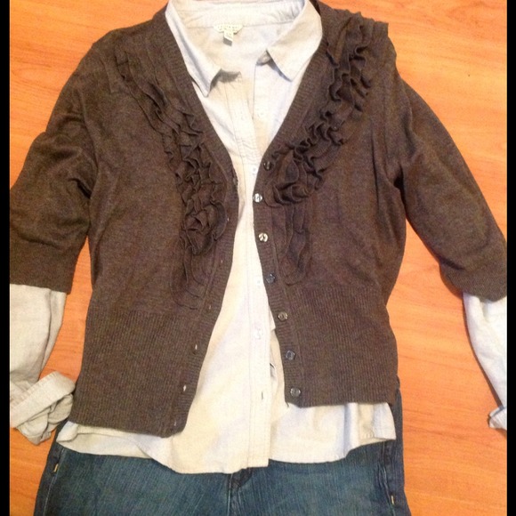 SOLD in BUNDLE Worthington grey cardigan sweater L