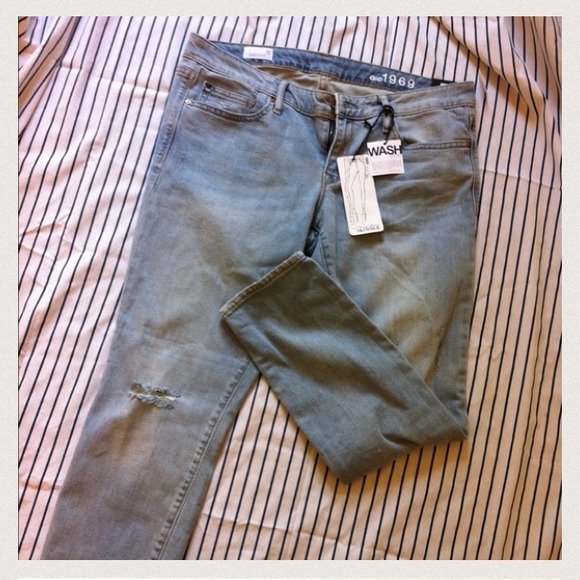 Gap Always Skinny Pale Blue Distressed Jean