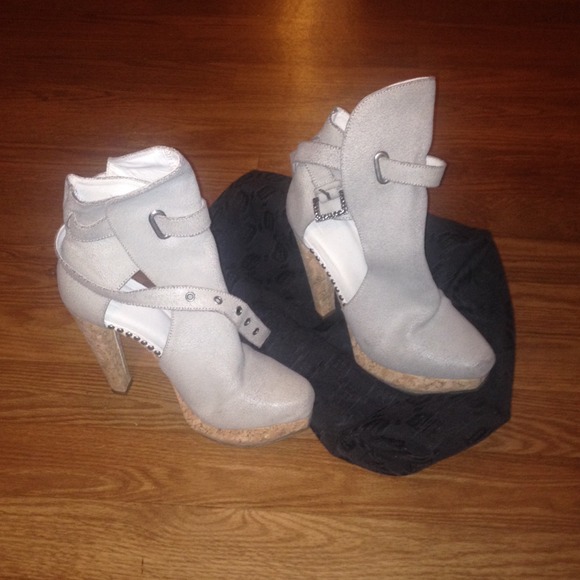 Herve Leger Heels