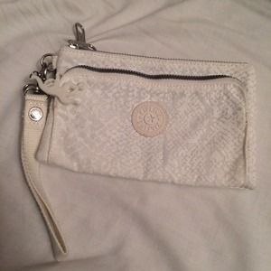 NWOT White Kipling Wristlet/Wallet