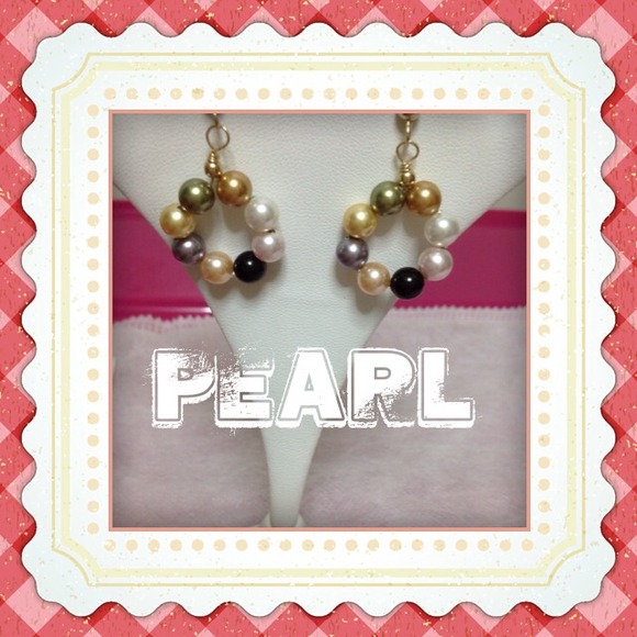 Earring - Picture 1 of 1