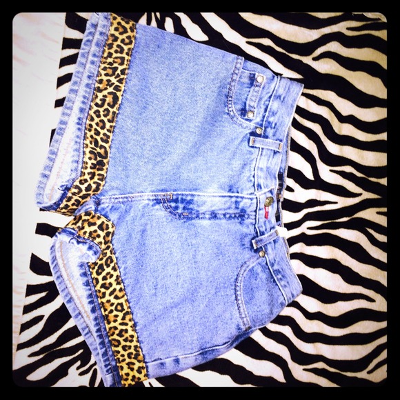 🚫🚫SOLD🚫🚫Vintage cheetah high waist shorts