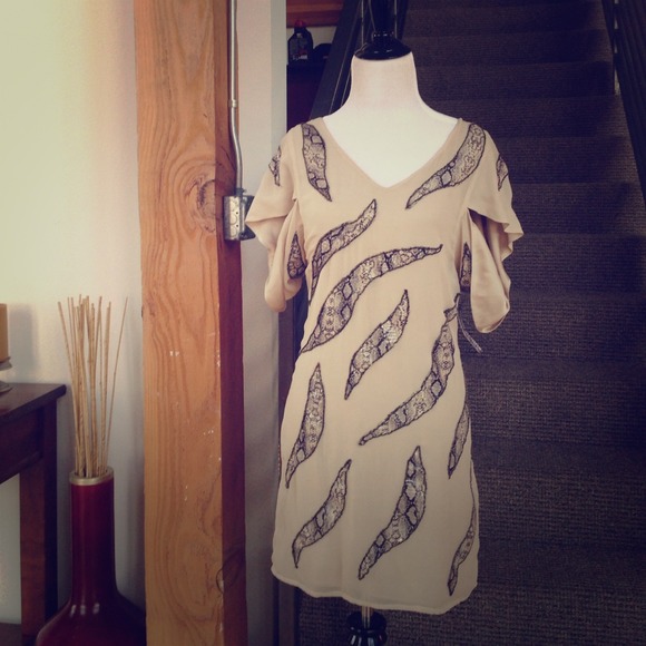 Alice + Olivia beige dress with Python xs 2