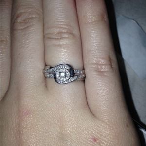Diamond sterling silver ring w/ diamond accents