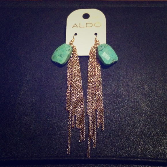 Dangling Earrings - Picture 1 of 2