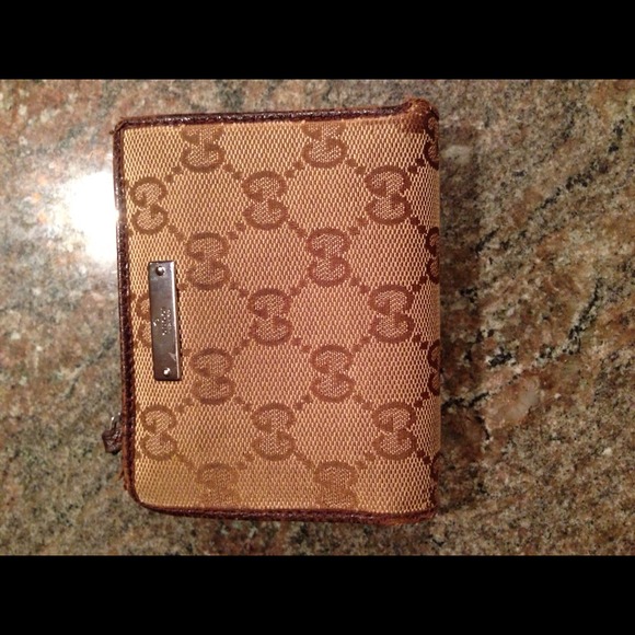 Gucci Fold Wallet- low low price One day sale!!!!