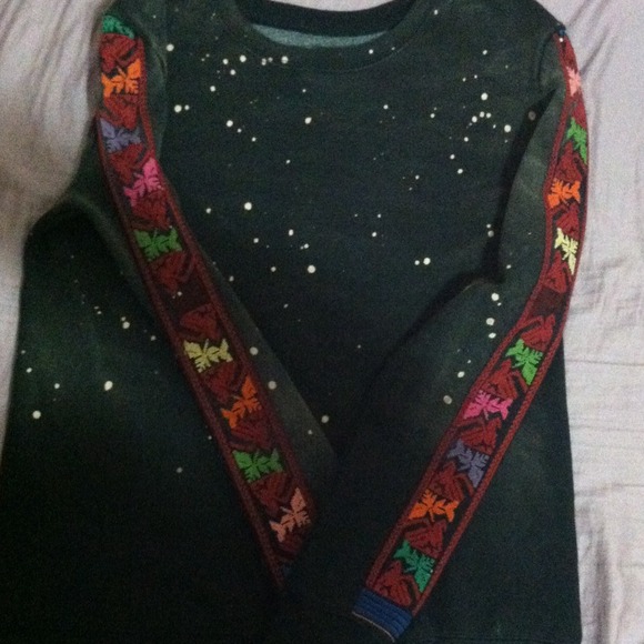 Pullover sweater