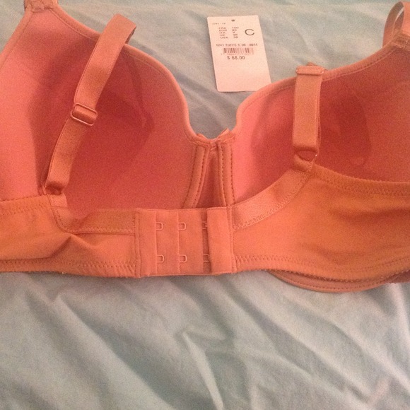 SOLD in bundle***Chantelle Bra 38C new - Picture 4 of 4