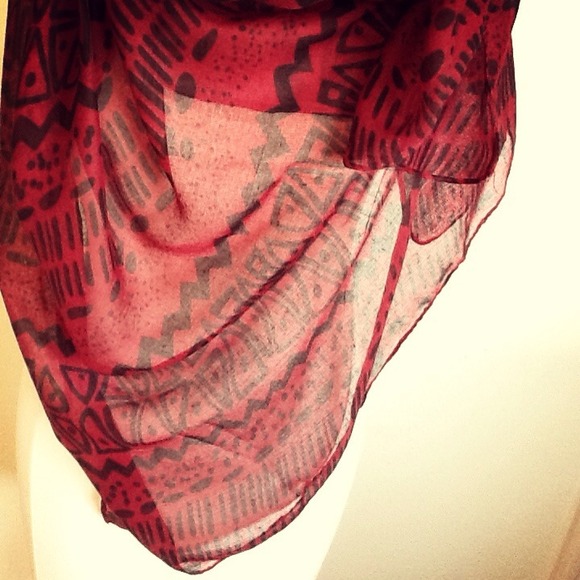 ** SOLD ** Burgundy & Black Tribal Print Scarf - Picture 4 of 4