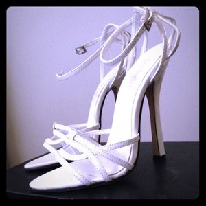 Strappy Fredrick's white heels- brand new!
