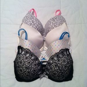 Bundle of cheetah and black bra for luvshopping11