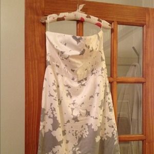 Banana Republic Grey and White Silky Strapless