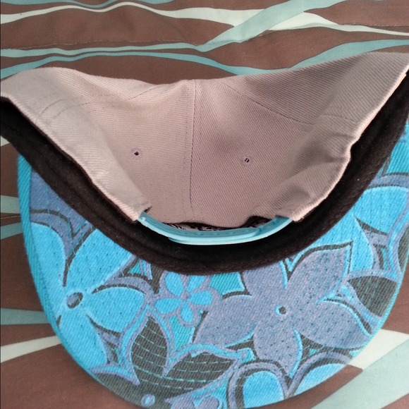 Charlotte hornet 59/fifty SnapBack - Picture 3 of 3