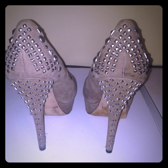 Vince Camuto studded pumps