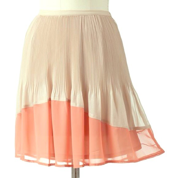 LC Lauren Conrad pleated chiffon skirt