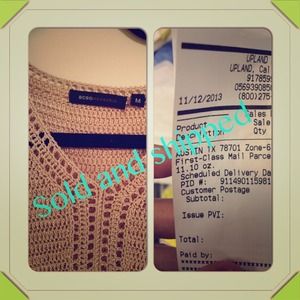 Beige BCBG knitted top, very cute only used once.