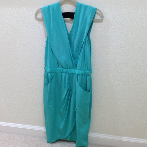 SOLD!! Mint green silk dress - Picture 2 of 2