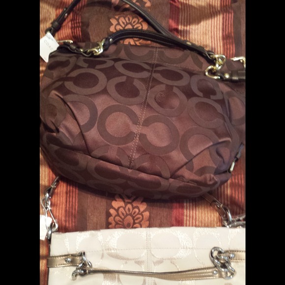 Coach purses - Picture 2 of 2