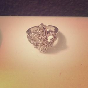 Silver fashion ring