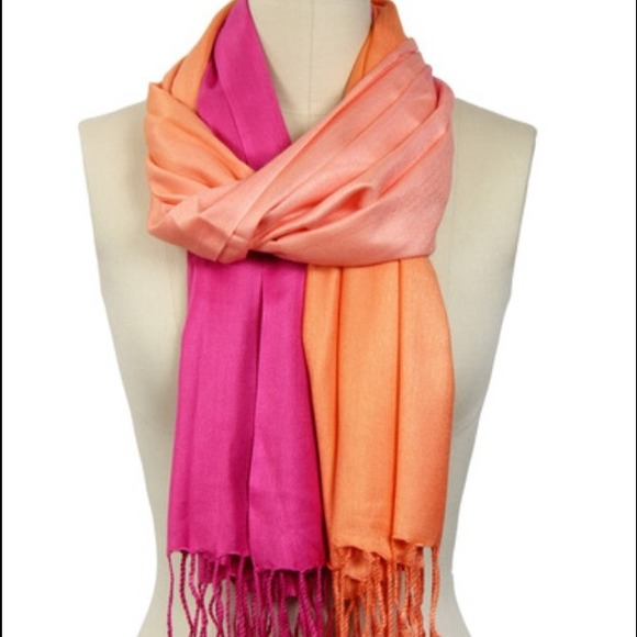 NWT SAACHI OMBRÉ SCARF