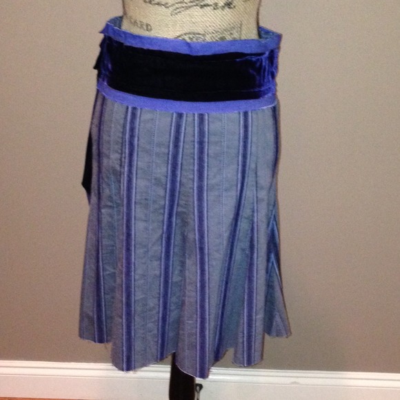 Blue striped velvet skirt - Picture 3 of 4