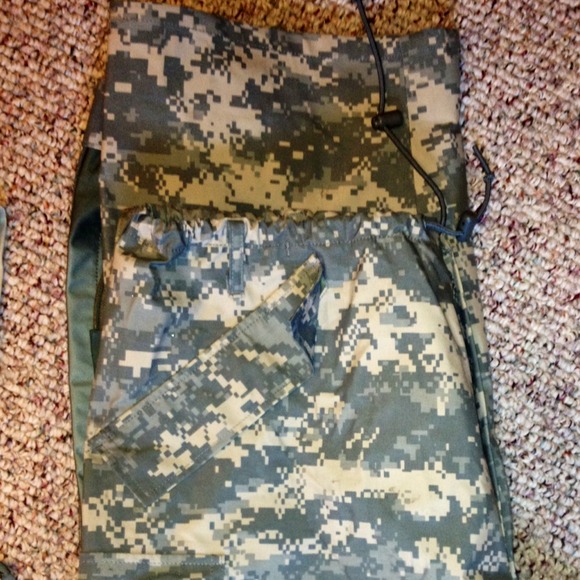 US army issued vortex rain pants,tee and glov SZ L - Picture 3 of 4