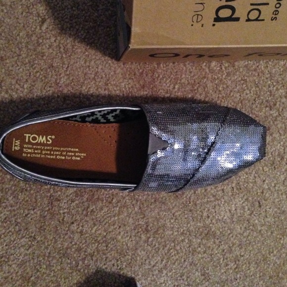 Pewter sequined TOMS size 9 brand new never worn