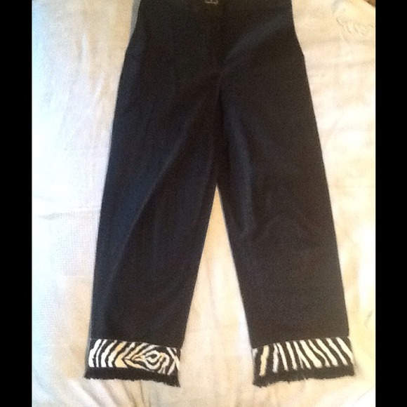 INCZebra Detail Beading hanging fr cuf black Capri