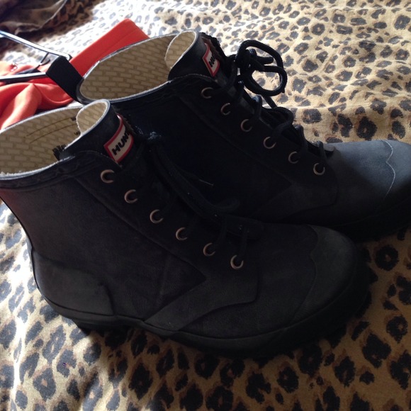 Size 2 hunter boots for kids➡️reserved