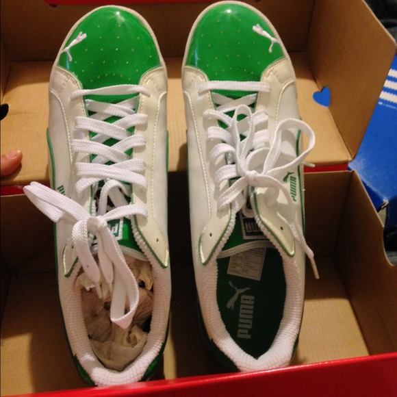 *SOLD* Men's Puma Sneakers