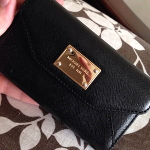 Micheal kors iphone 5 wristlet/phone case