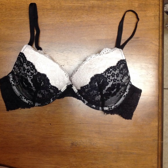 🚫SOLD IN BUNDLE🚫 VS Dream Angels Plunge bra