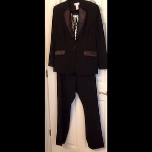 FINAL CLEARANCE.Womens tuxedo style jacket.