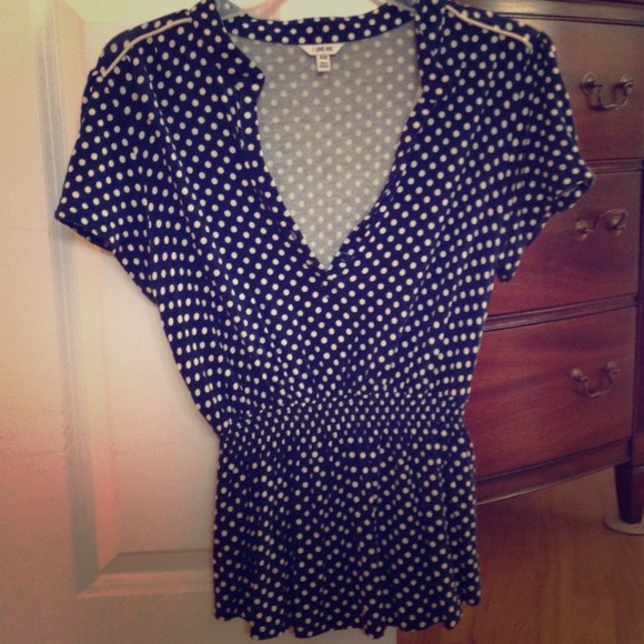 FLATTERING RETRO TOP!